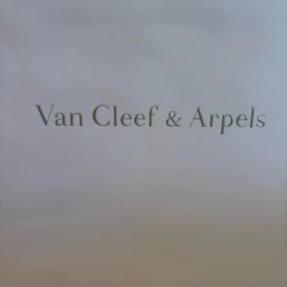 Van Cleef & Arpels VCA Paper White Shopping Gift Bag